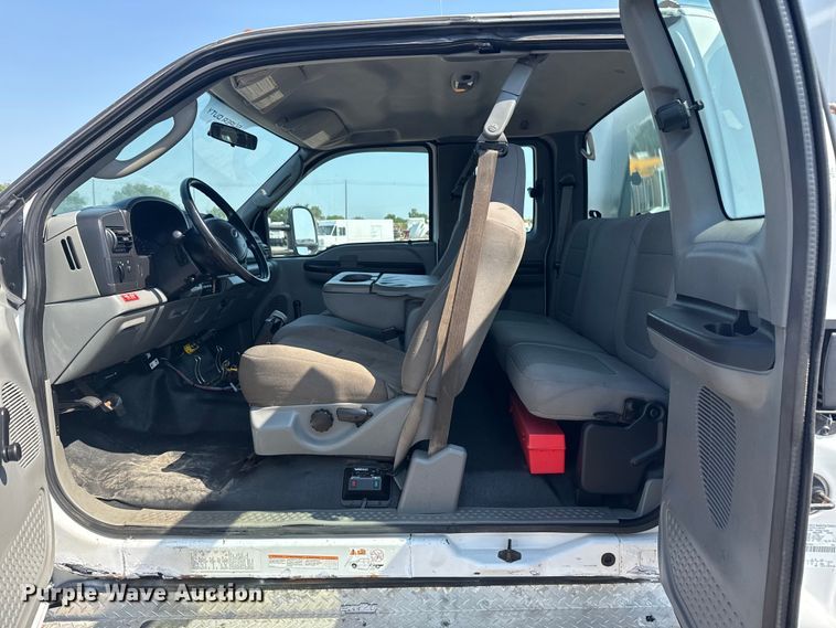 image for item EG6095 2007 Ford F550 Super Duty utility / service truck