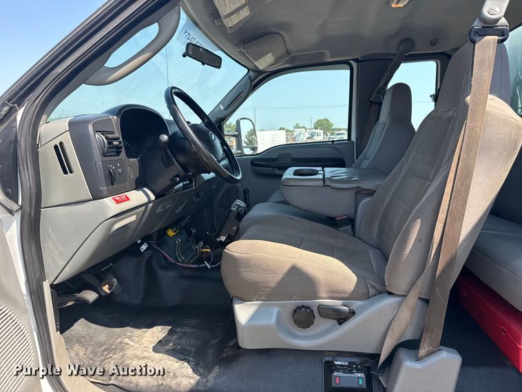 image for item EG6095 2007 Ford F550 Super Duty utility / service truck