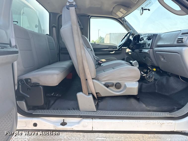 image for item EG6095 2007 Ford F550 Super Duty utility / service truck