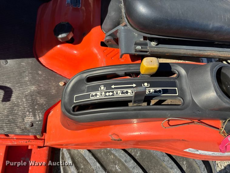 image for item EJ7723 Kubota BX2200D MFWD tractor