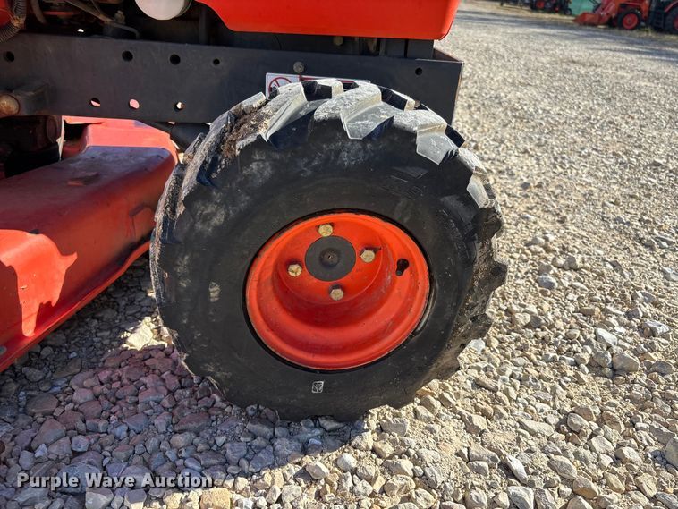 image for item EJ7723 Kubota BX2200D MFWD tractor