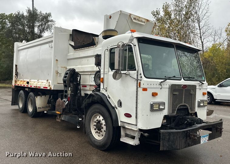 image for item EL0067 2008 Peterbilt PB320 refuse truck