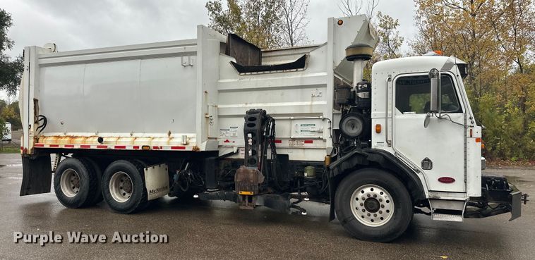 image for item EL0067 2008 Peterbilt PB320 refuse truck