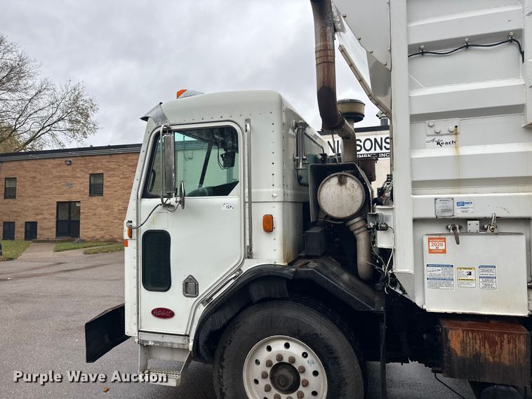 image for item EL0067 2008 Peterbilt PB320 refuse truck