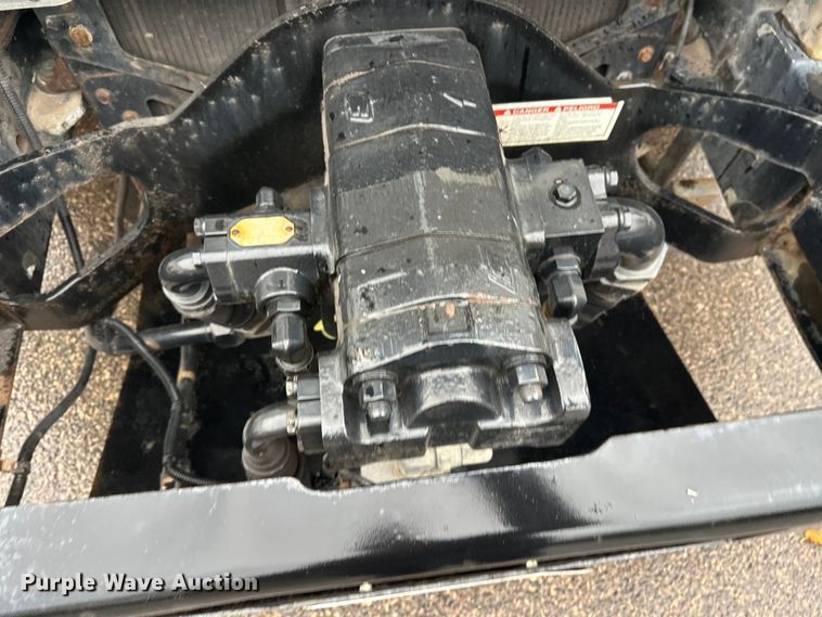 image for item EL0067 2008 Peterbilt PB320 refuse truck