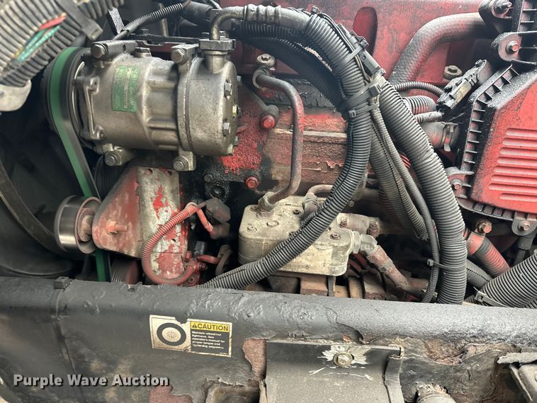 image for item EL0067 2008 Peterbilt PB320 refuse truck