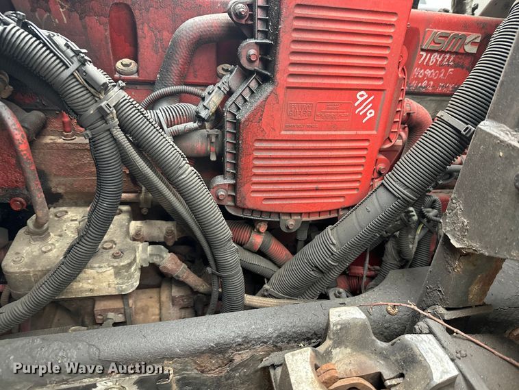 image for item EL0067 2008 Peterbilt PB320 refuse truck