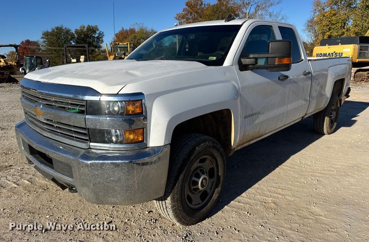 image for item EN0707 2017 Chevrolet Silverado 2500HD Double Cab pickup truck
