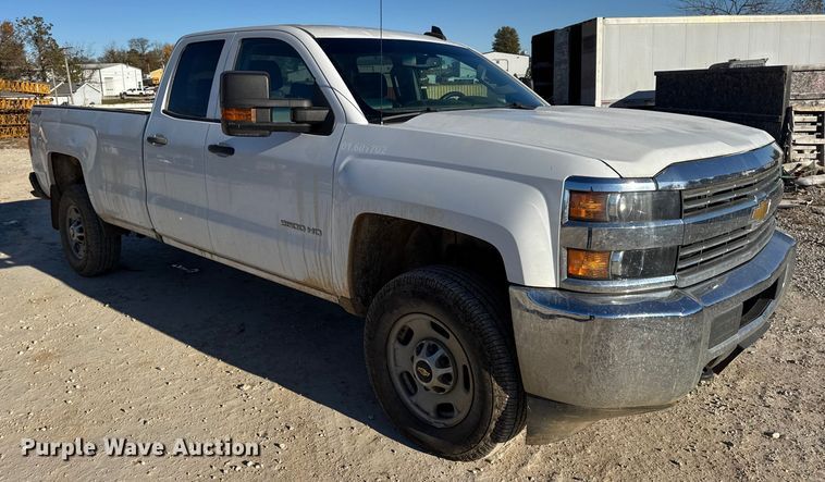 image for item EN0707 2017 Chevrolet Silverado 2500HD Double Cab pickup truck