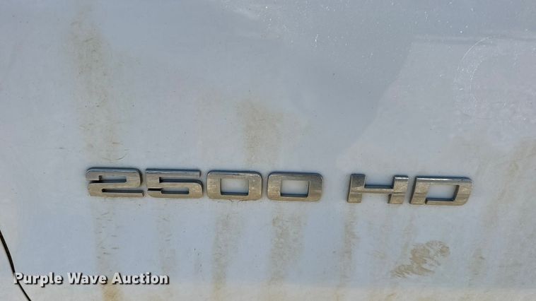 image for item EN0707 2017 Chevrolet Silverado 2500HD Double Cab pickup truck