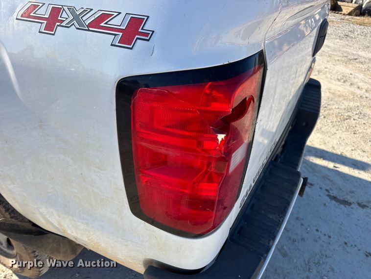 image for item EN0707 2017 Chevrolet Silverado 2500HD Double Cab pickup truck