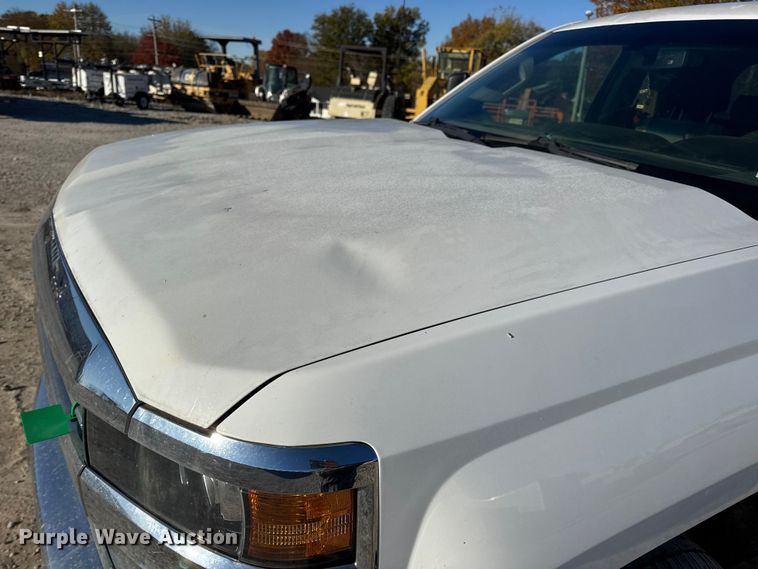 image for item EN0707 2017 Chevrolet Silverado 2500HD Double Cab pickup truck