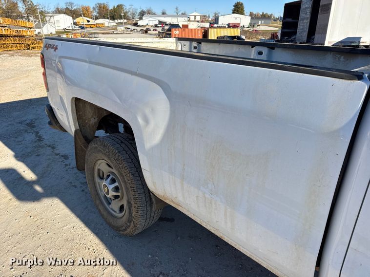 image for item EN0707 2017 Chevrolet Silverado 2500HD Double Cab pickup truck