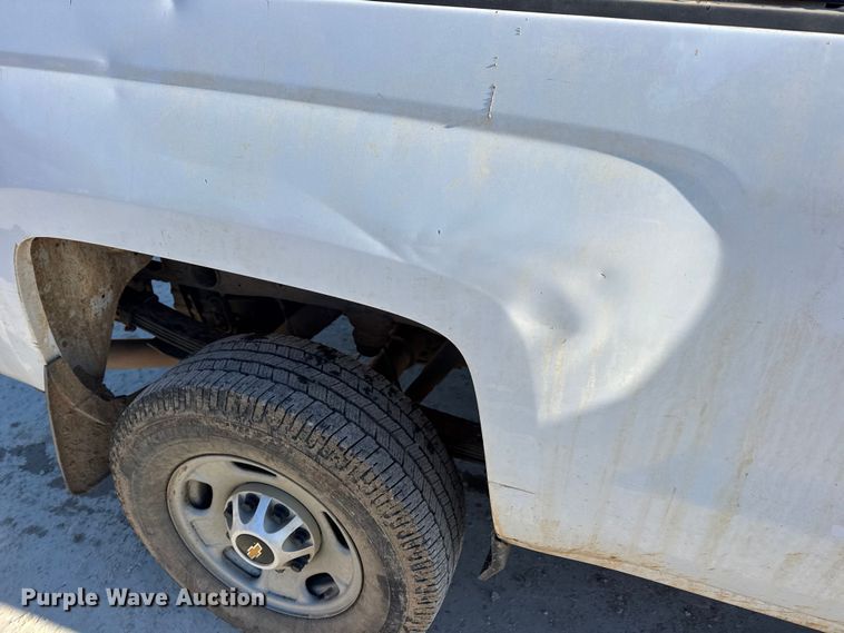 image for item EN0707 2017 Chevrolet Silverado 2500HD Double Cab pickup truck