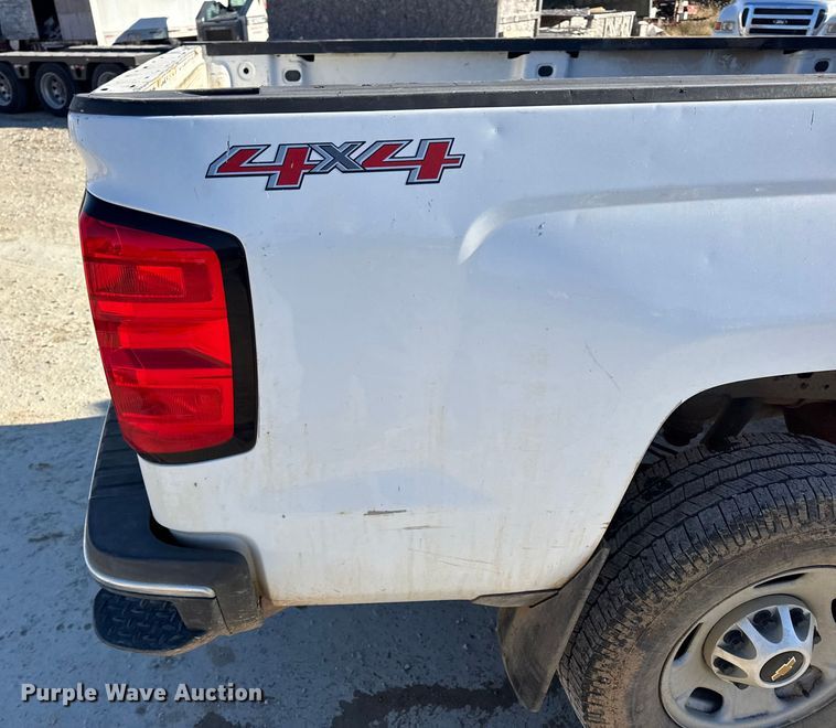 image for item EN0707 2017 Chevrolet Silverado 2500HD Double Cab pickup truck