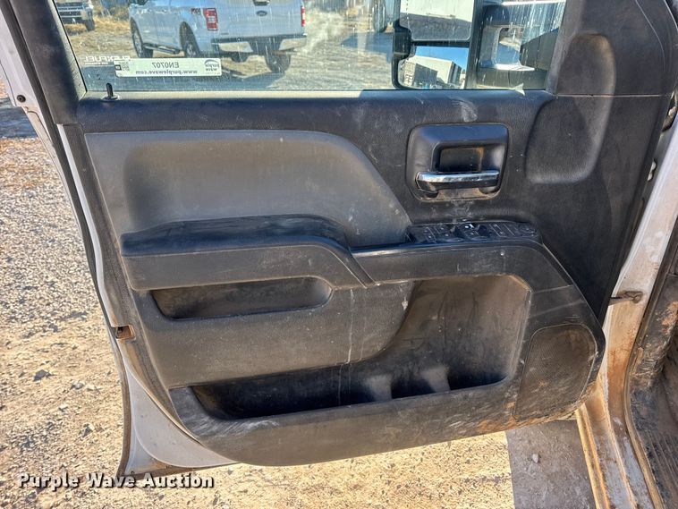 image for item EN0707 2017 Chevrolet Silverado 2500HD Double Cab pickup truck