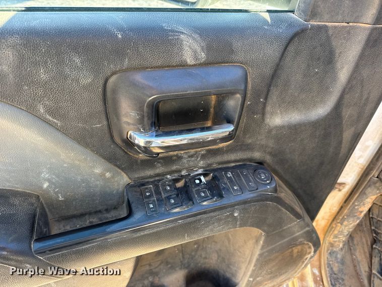 image for item EN0707 2017 Chevrolet Silverado 2500HD Double Cab pickup truck