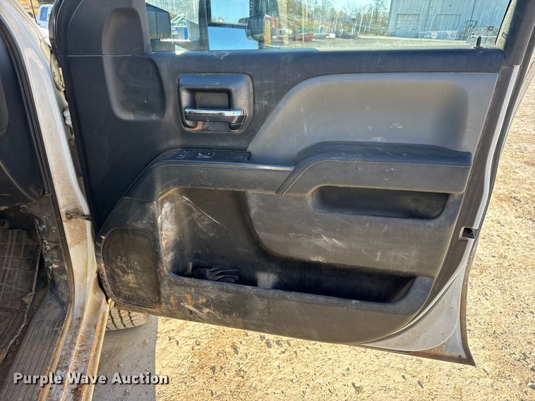 image for item EN0707 2017 Chevrolet Silverado 2500HD Double Cab pickup truck