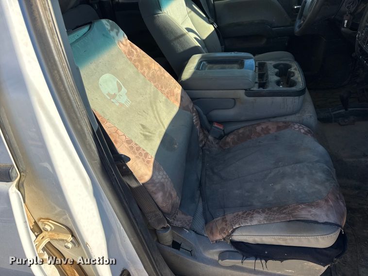 image for item EN0707 2017 Chevrolet Silverado 2500HD Double Cab pickup truck