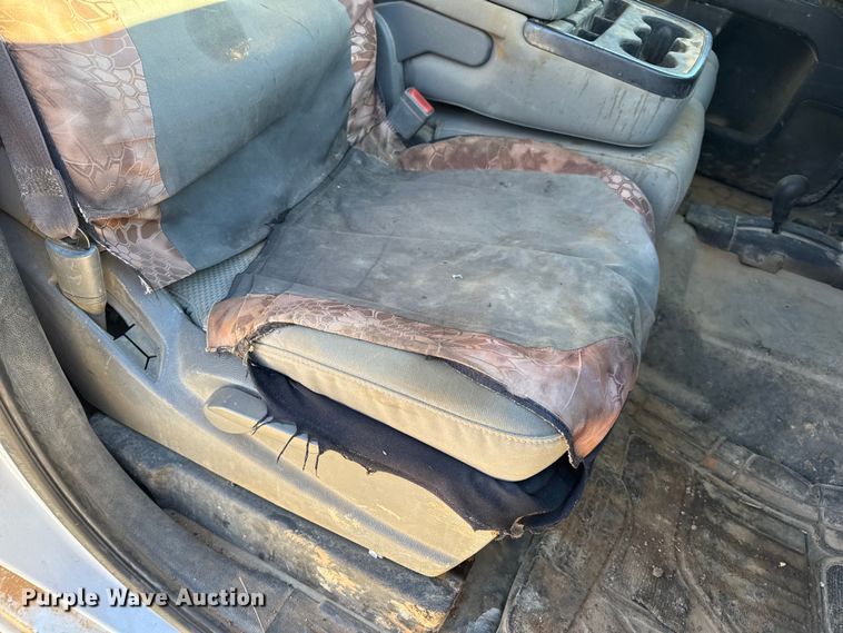 image for item EN0707 2017 Chevrolet Silverado 2500HD Double Cab pickup truck