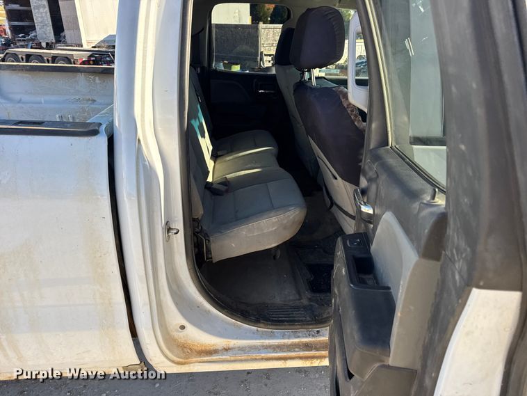 image for item EN0707 2017 Chevrolet Silverado 2500HD Double Cab pickup truck