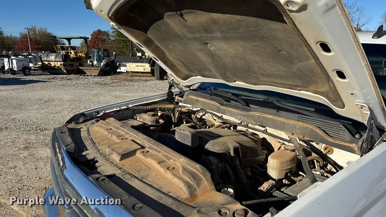 image for item EN0707 2017 Chevrolet Silverado 2500HD Double Cab pickup truck