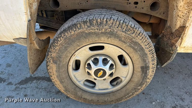 image for item EN0707 2017 Chevrolet Silverado 2500HD Double Cab pickup truck