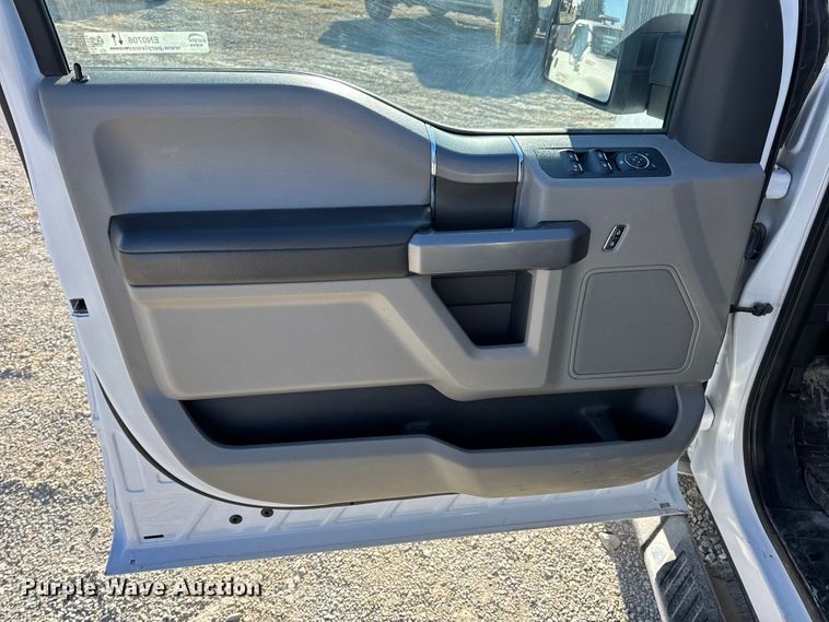 image for item EN0708 2020 Ford F150 XLT SuperCrew pickup truck