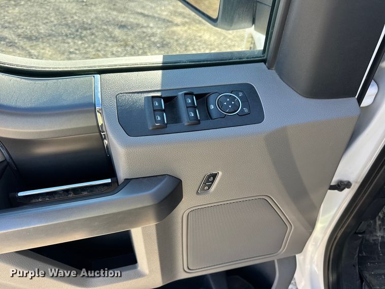 image for item EN0708 2020 Ford F150 XLT SuperCrew pickup truck