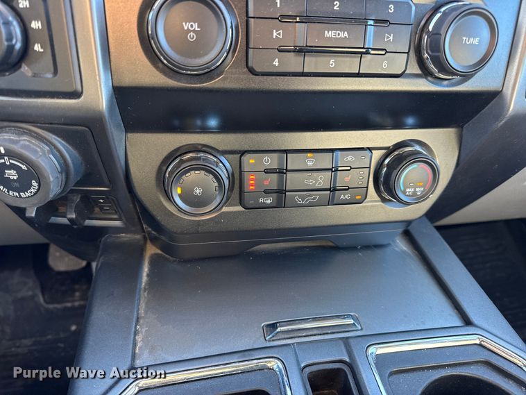 image for item EN0708 2020 Ford F150 XLT SuperCrew pickup truck