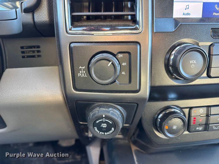 image for item EN0708 2020 Ford F150 XLT SuperCrew pickup truck