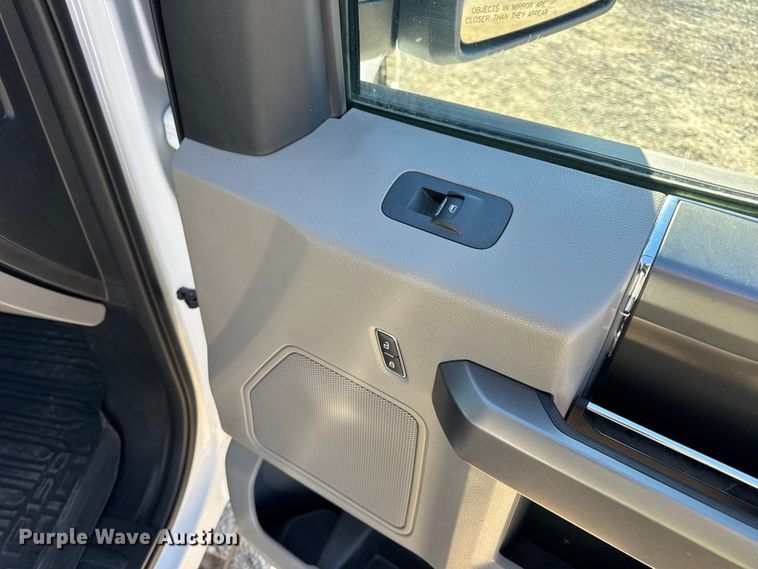 image for item EN0708 2020 Ford F150 XLT SuperCrew pickup truck