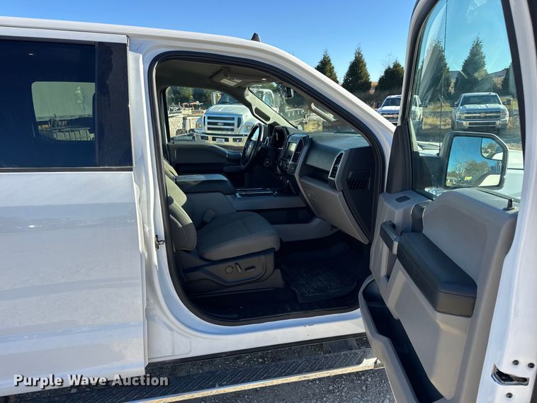 image for item EN0708 2020 Ford F150 XLT SuperCrew pickup truck