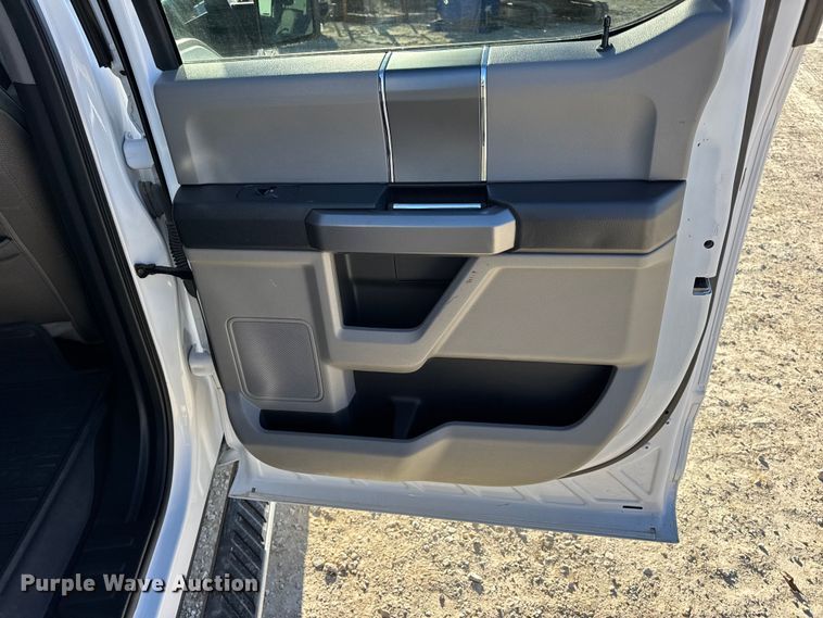 image for item EN0708 2020 Ford F150 XLT SuperCrew pickup truck