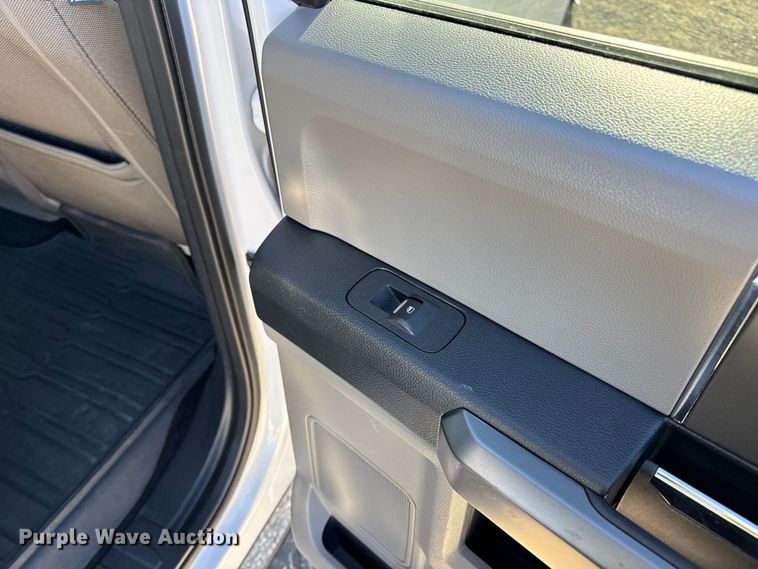 image for item EN0708 2020 Ford F150 XLT SuperCrew pickup truck