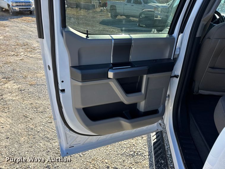 image for item EN0708 2020 Ford F150 XLT SuperCrew pickup truck