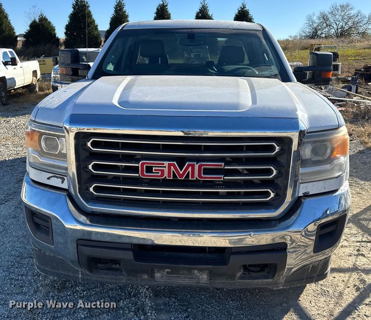 image for item EN0709 2017 GMC Sierra 2500HD Double Cab pickup truck