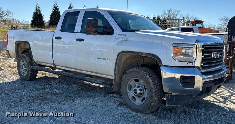 image for item EN0709 2017 GMC Sierra 2500HD Double Cab pickup truck