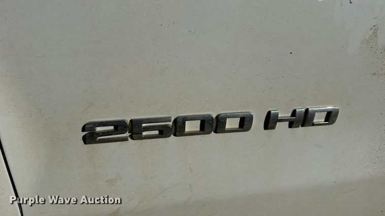 image for item EN0709 2017 GMC Sierra 2500HD Double Cab pickup truck