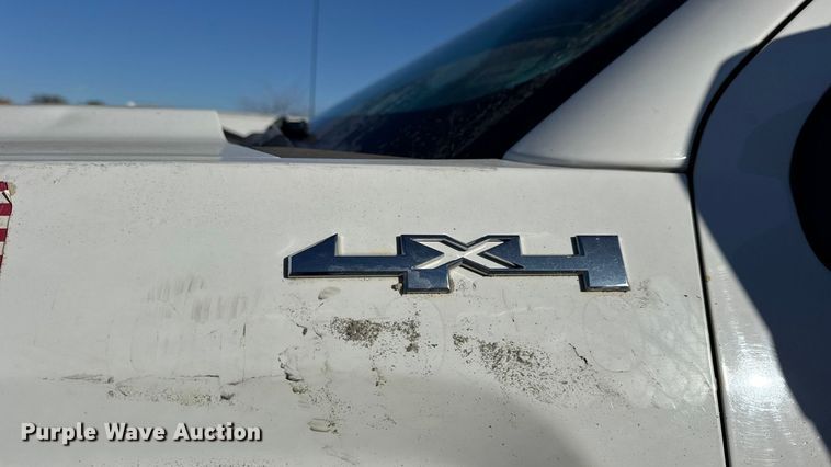 image for item EN0709 2017 GMC Sierra 2500HD Double Cab pickup truck