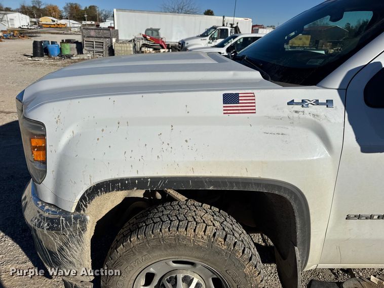 image for item EN0709 2017 GMC Sierra 2500HD Double Cab pickup truck