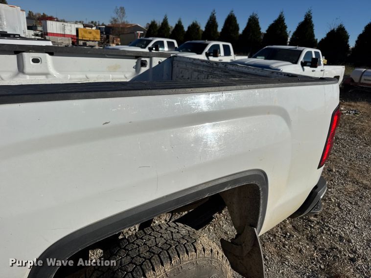 image for item EN0709 2017 GMC Sierra 2500HD Double Cab pickup truck