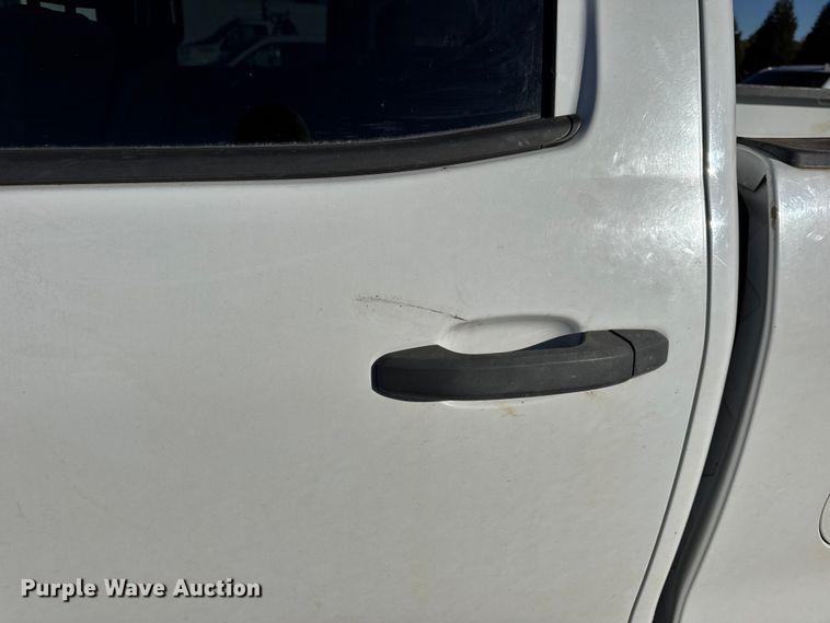 image for item EN0709 2017 GMC Sierra 2500HD Double Cab pickup truck