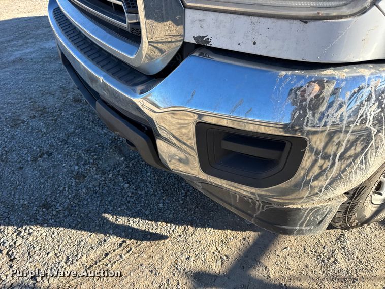 image for item EN0709 2017 GMC Sierra 2500HD Double Cab pickup truck