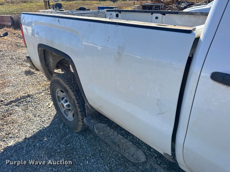 image for item EN0709 2017 GMC Sierra 2500HD Double Cab pickup truck