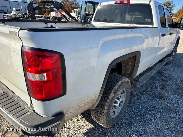 image for item EN0709 2017 GMC Sierra 2500HD Double Cab pickup truck