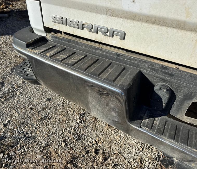 image for item EN0709 2017 GMC Sierra 2500HD Double Cab pickup truck