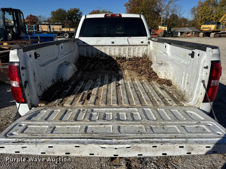 image for item EN0709 2017 GMC Sierra 2500HD Double Cab pickup truck