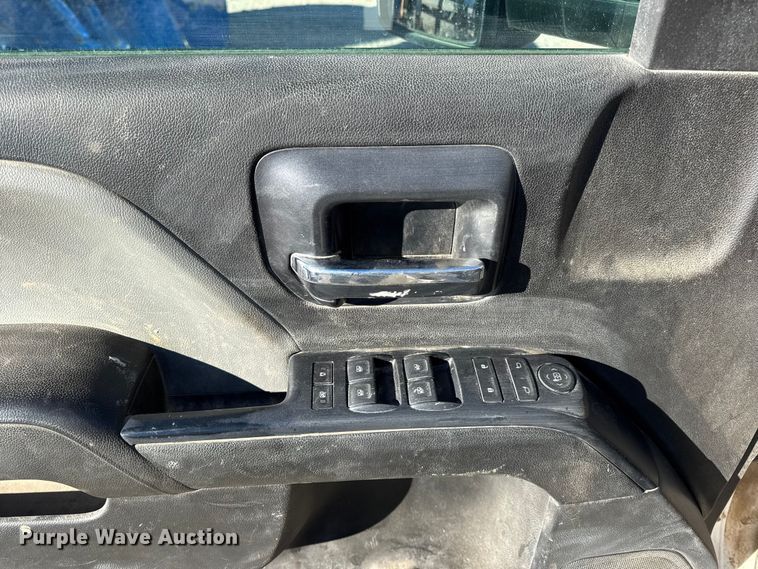 image for item EN0709 2017 GMC Sierra 2500HD Double Cab pickup truck