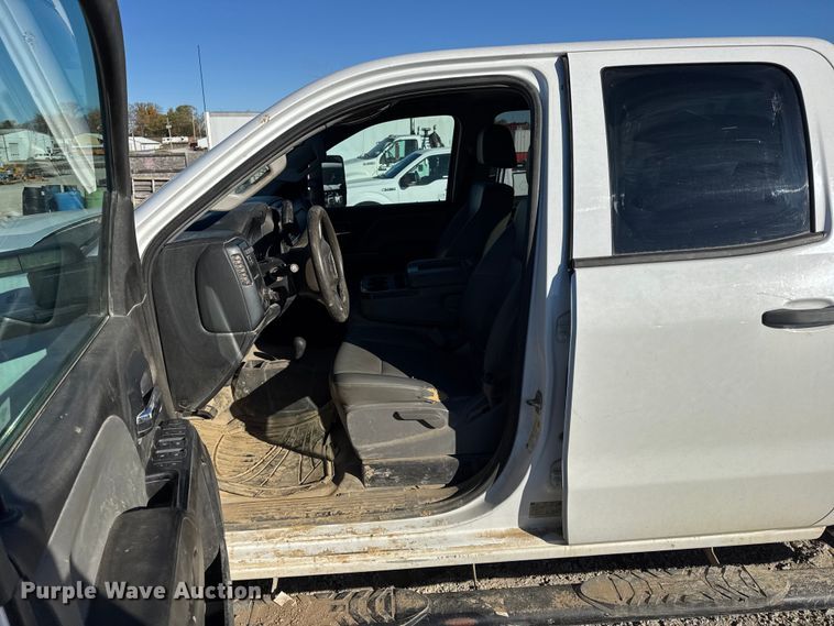 image for item EN0709 2017 GMC Sierra 2500HD Double Cab pickup truck